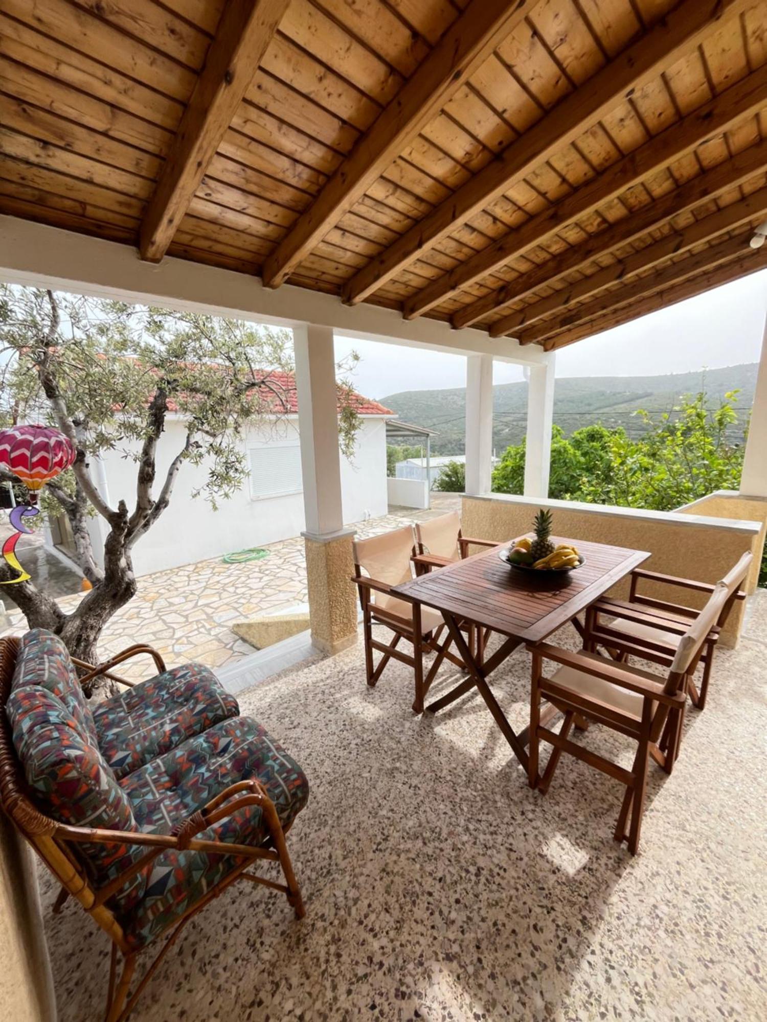 Rustic And Spacious House Appartement Mytilinioi